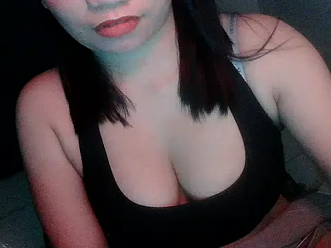 Hot_aya0516 élő XXX-chatje