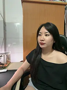 QuynhAnh99's Live XXX Chat