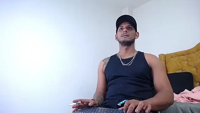 Chris_Dick23 Live XXX Chat