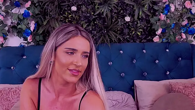 Czat XXX na żywo – CherryMuse_