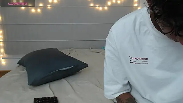 Sarabubbie's Live XXX Chat