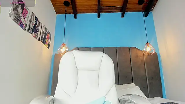 Monica_robles11's Live XXX Chat