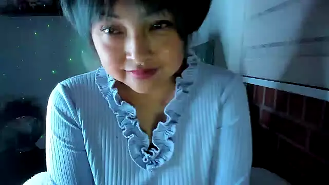 Chat XXX en directo de Shaddycute_