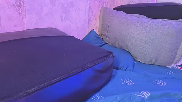 Benny_and_Mark's Live XXX Chat