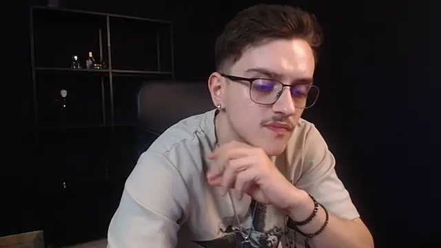 Chat XXX Live FelixStarkk