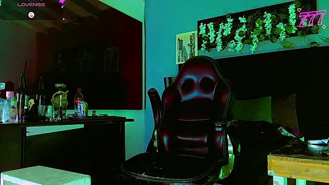 HannibalLestern Live XXX chat