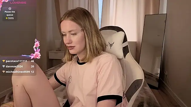 EvaHamilton's Live XXX Chat