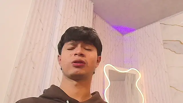 Spark_tay live XXX chat