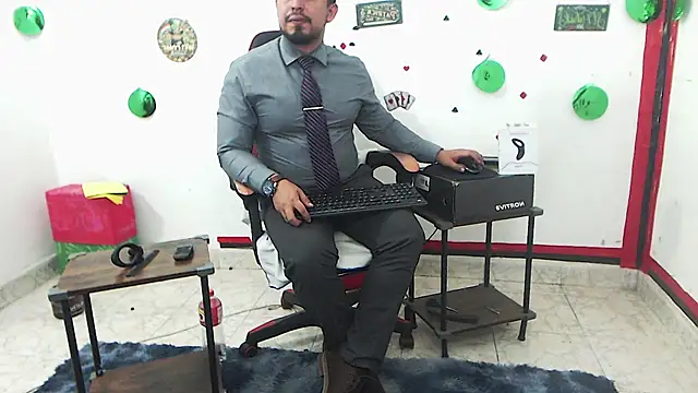دردشة KalethBigDick الجنسية المباشرة