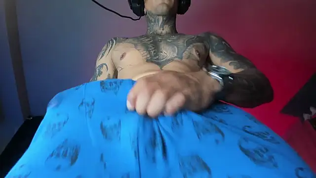 Travisttanner28のライブXXXチャット