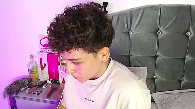 Antonella_Cruz02 Adlı Modelin Canlı XXX Sohbeti