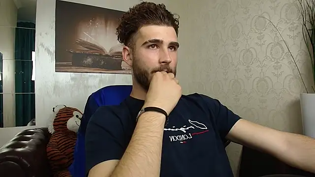 KyloEast's Live XXX Chat