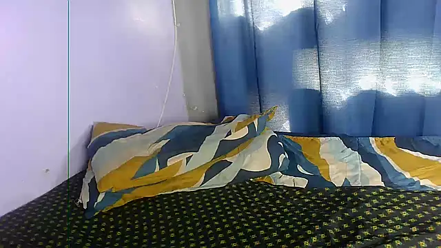 CurvyLara Adlı Modelin Canlı XXX Sohbeti