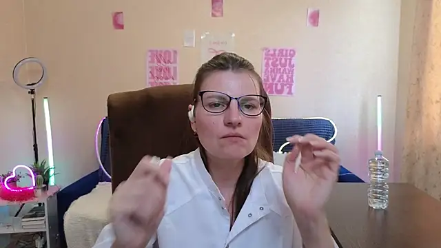 XXX chat uživo modela Mirabelle_Velvet