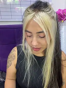 ManuelaVeeleez Chat XXX in diretta
