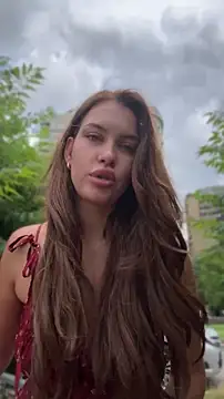 XXX chat uživo modela KikiWatson