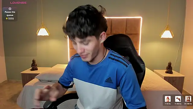 AlejooTwink élő XXX-chatje