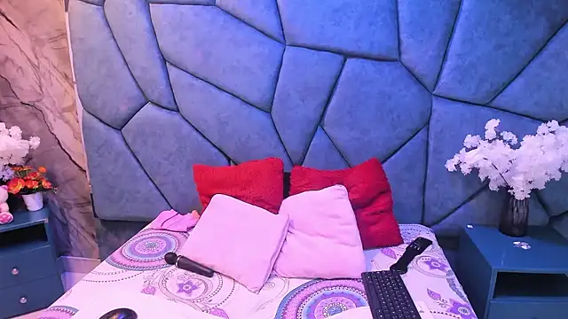 JulietaDiamondのライブXXXチャット
