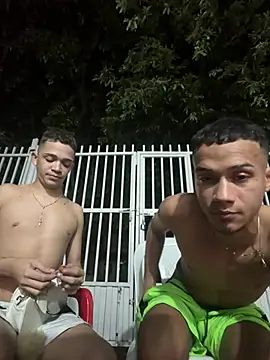 friends_lust_latin's Live XXX Chat