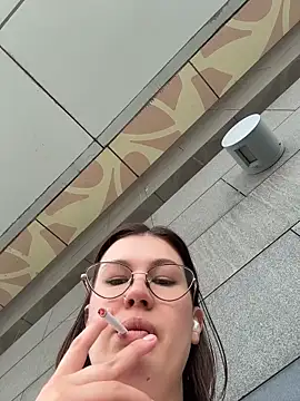 Chat +18 de RinaCat ao vivo