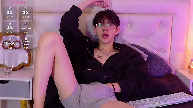 XXX chat uživo modela Kim_Adrien