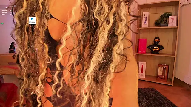 Tylla__ live XXX chat