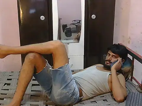 HotXKrish Adlı Modelin Canlı XXX Sohbeti