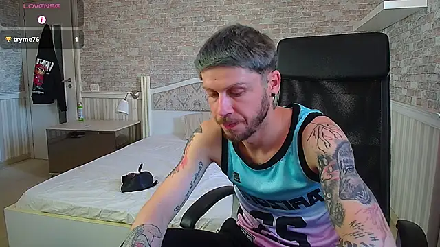 JonahShaw élő XXX-chatje