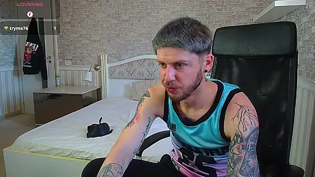 JonahShaw Adlı Modelin Canlı XXX Sohbeti