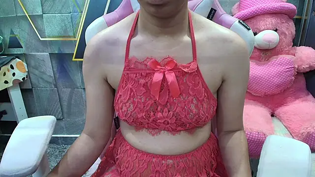 NymphoIsLive Adlı Modelin Canlı XXX Sohbeti