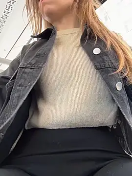 StreetSquirt XXX чат на живо
