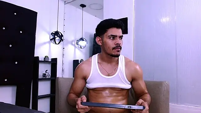 Chat XXX ao vivo de Dannesh_