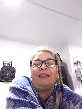 momismilf544 Live XXX-Chat