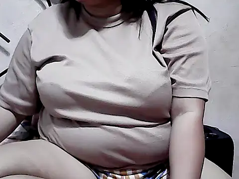 HornyPussie69's Live XXX Chat