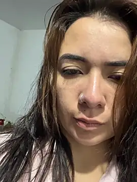 arilynn_ élő XXX-chatje