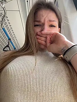 StreetSquirtn Live XXX chat