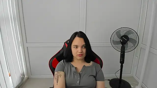 Caroline_cutte Chat XXX in diretta