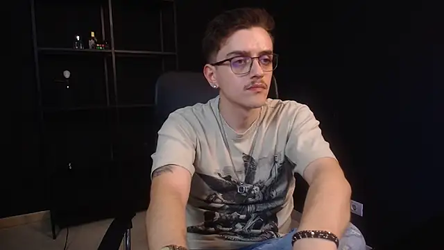 FelixStarkk's Live XXX Chat