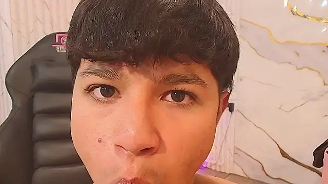 Spark_tay Chat XXX live