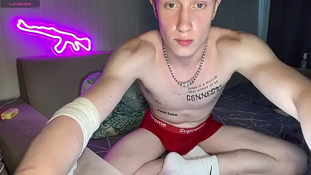 Travis_Gracile live XXX chat
