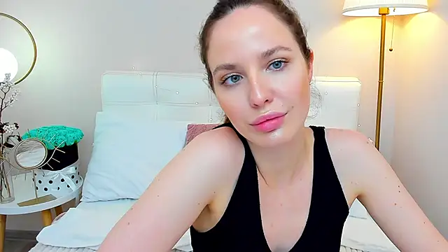 XXX chat uživo modela MonaRicci