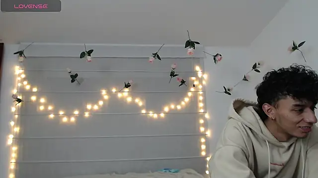 Sarabubbie's Live XXX Chat