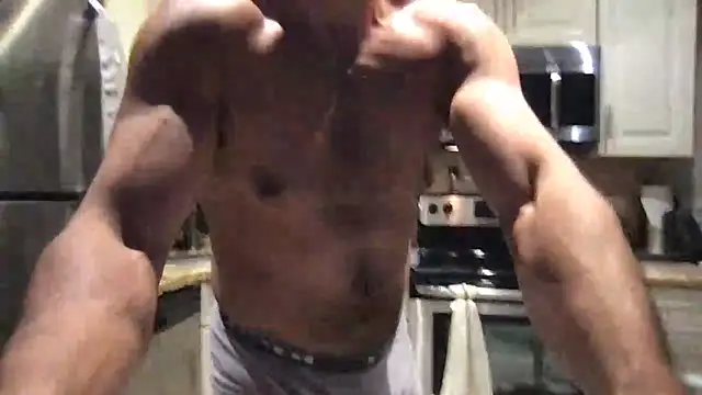 BigGuyMuscle XXX чат на живо
