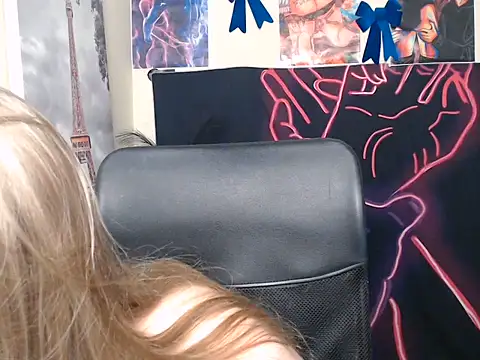 StrangerGin Live XXX chat