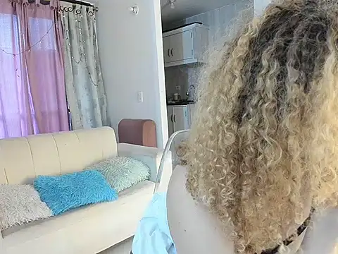 Michellblue élő XXX-chatje