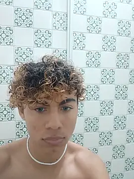 Anyelo_Twink élő XXX-chatje