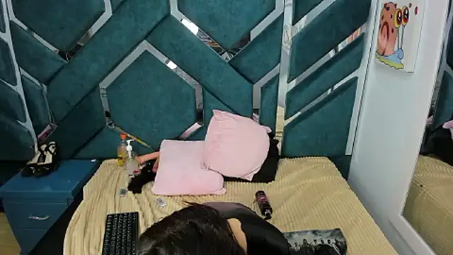 ChloeRose_1: онлайн-секс-чат