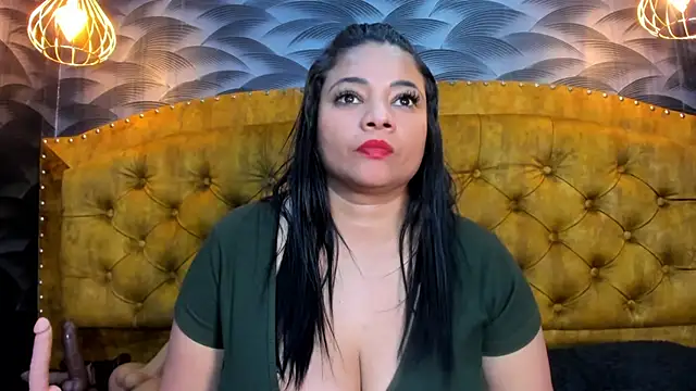 NahomiFireSex's Live XXX Chat