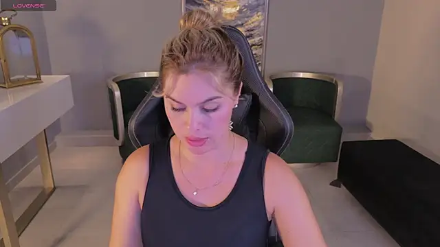 Chat XXX en directo de KylaMorrison