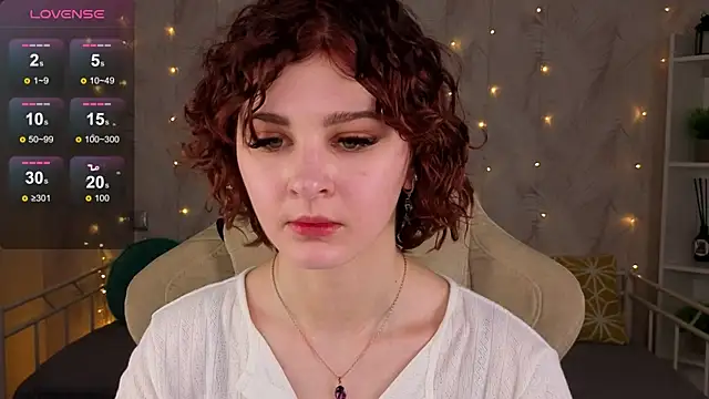Kira__Fluffy Chat XXX in diretta